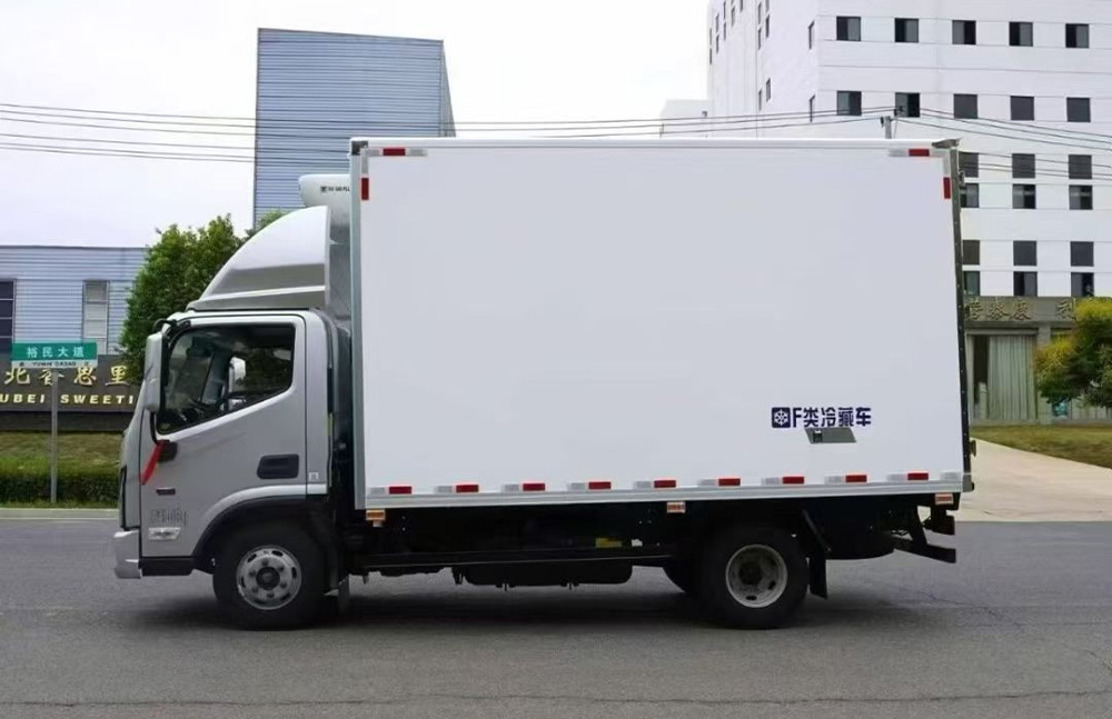 Foton Aumark spaces